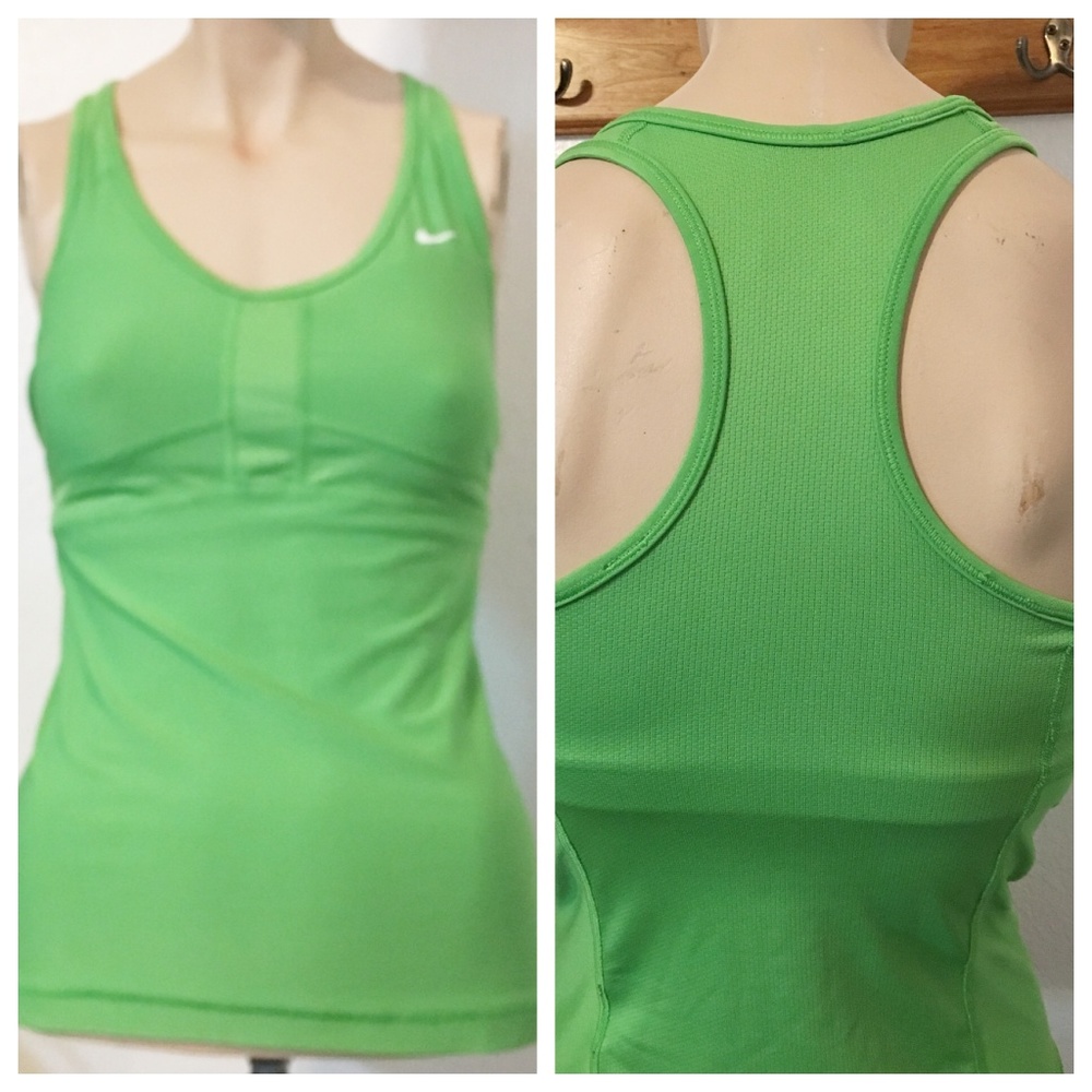 Nike DriFit Athletic Top with built-in-Bra S Green